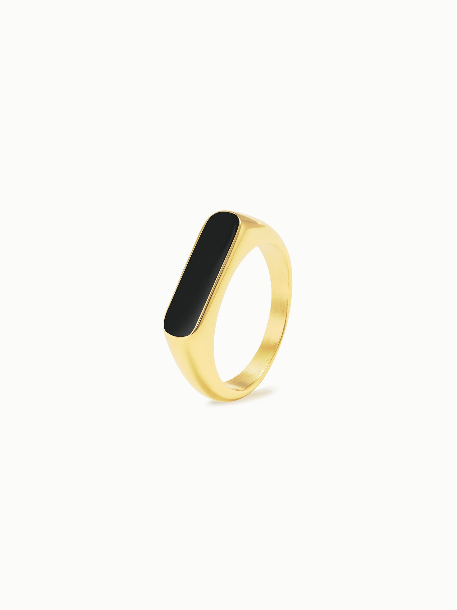 FAVES Lydia ring in 18K gold over titanium steel with Black Onyx oval stone